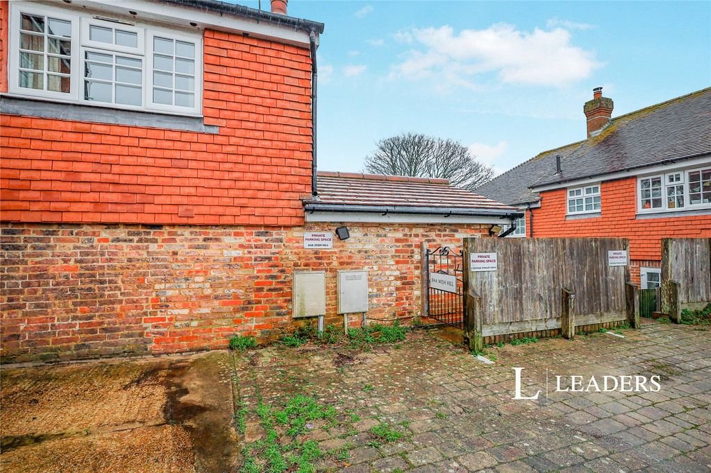 Property photo 1 of 12 External