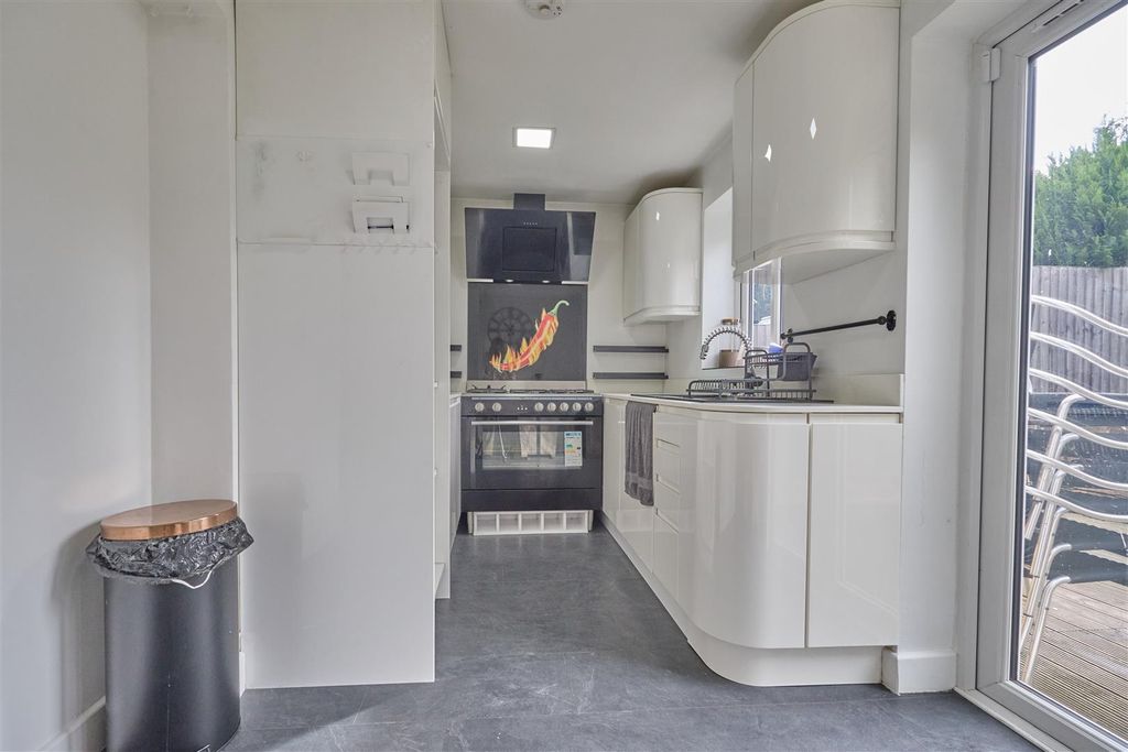 Property photo 3 of 11 Dining/Kitchen Room To Rear