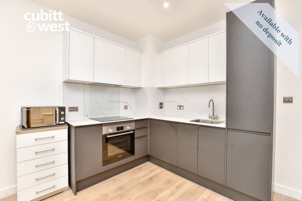 Property photo 3 of 10 A43B3F09-901Gr2Ot