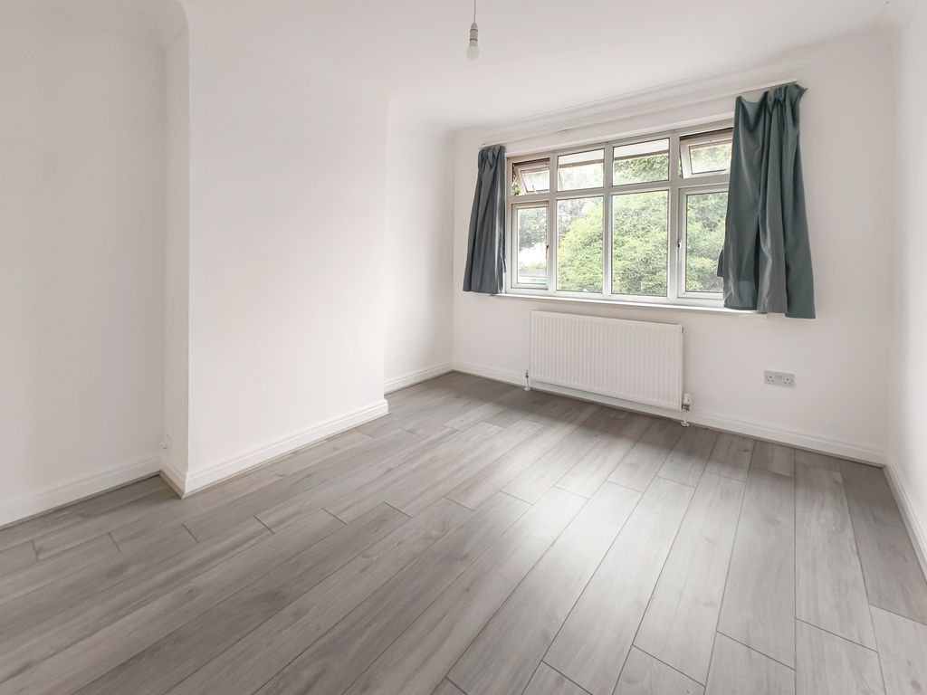 Property photo 3 of 38 Gallery