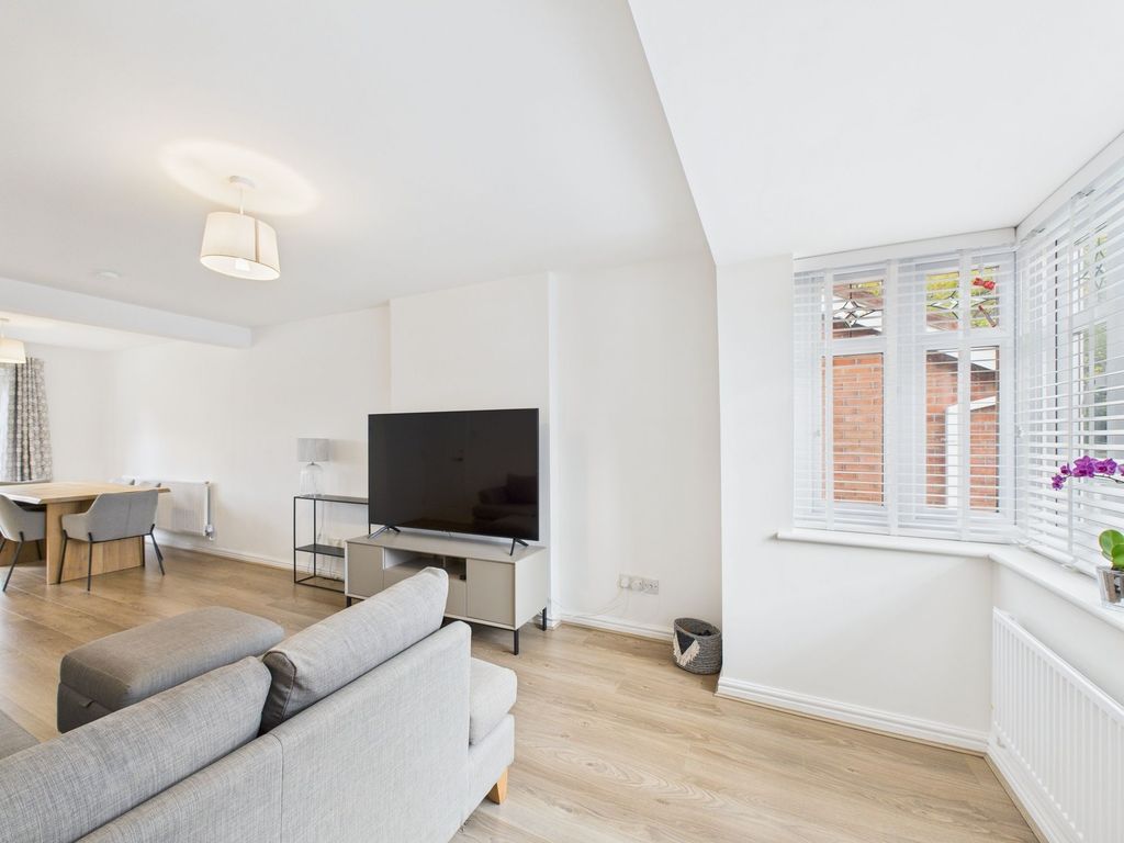 Property photo 3 of 26