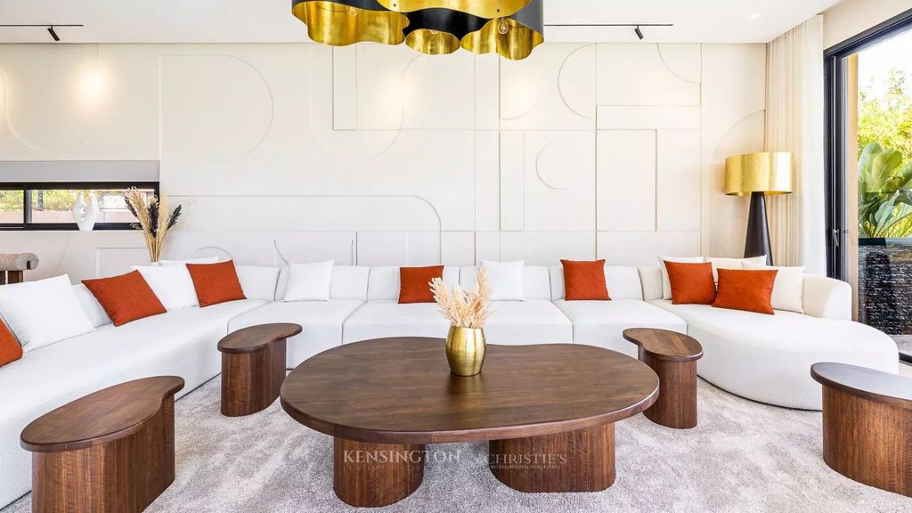 Property photo 3 of 49