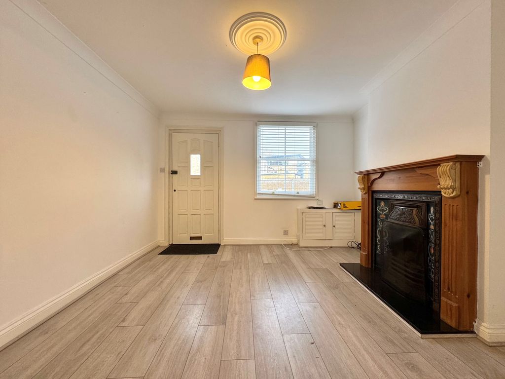 Property photo 3 of 9 Gallery