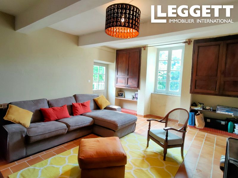 Property photo 2 of 10