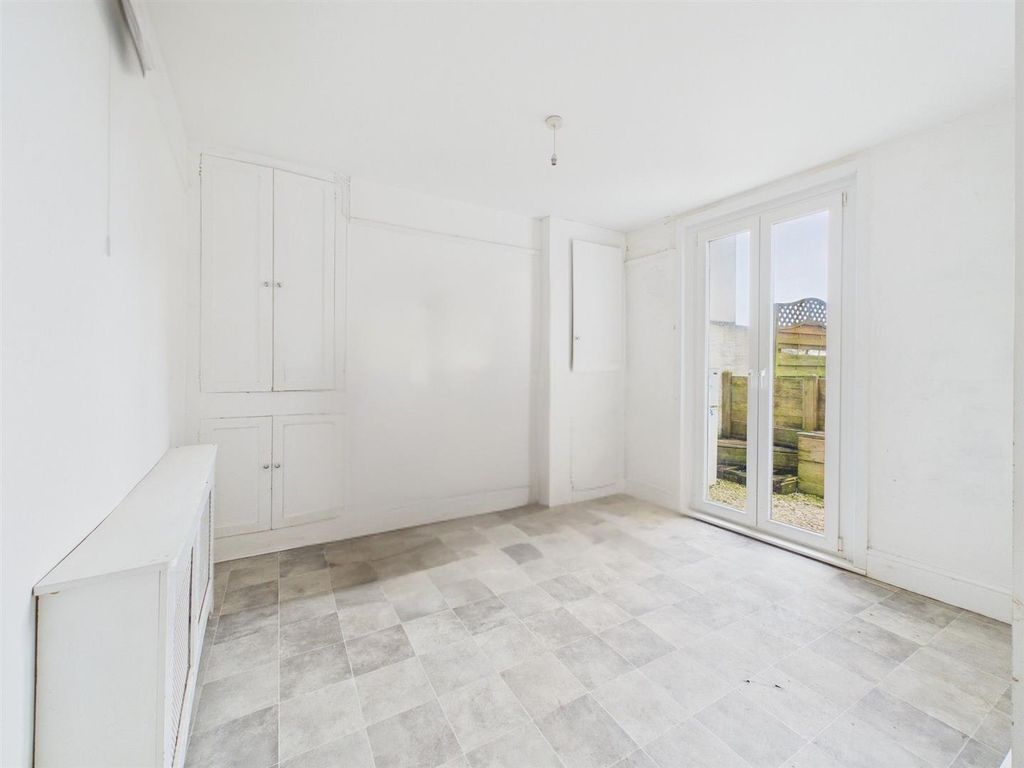 Property photo 3 of 9 Dining Room