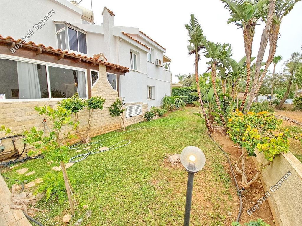 Property photo 3 of 35