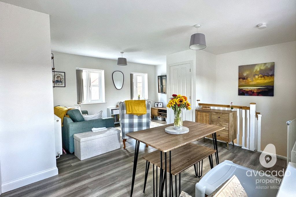 Property photo 3 of 14 4497212