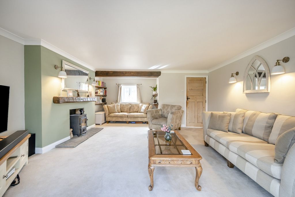 Property photo 2 of 25