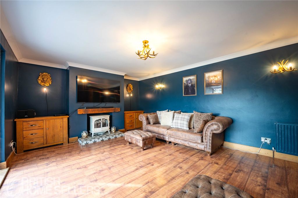 Property photo 3 of 41 Picture No. 32
