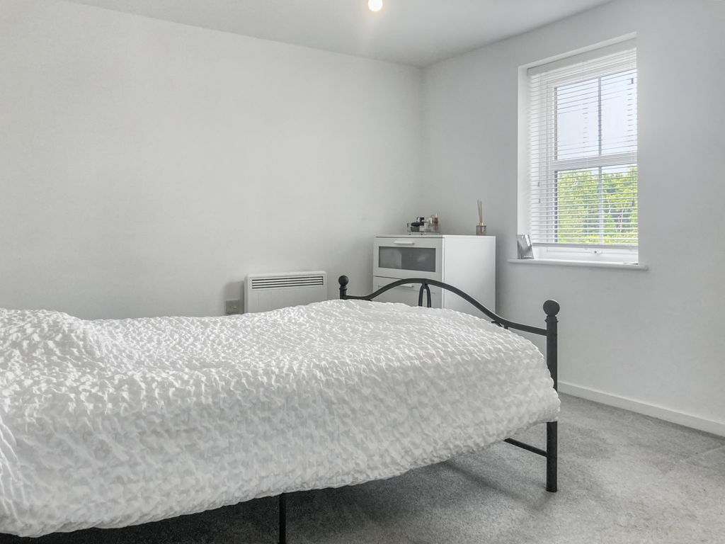 Property photo 3 of 19 (4)