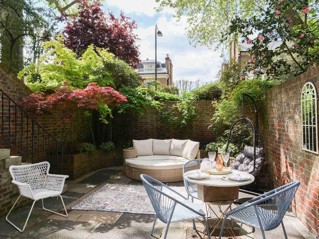 Property photo 3 of 66 Rear Garden