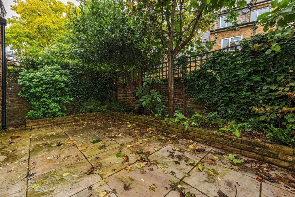 Property photo 2 of 5