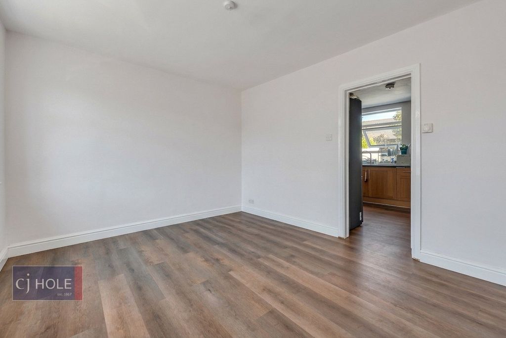 Property photo 3 of 10 Picture No. 02