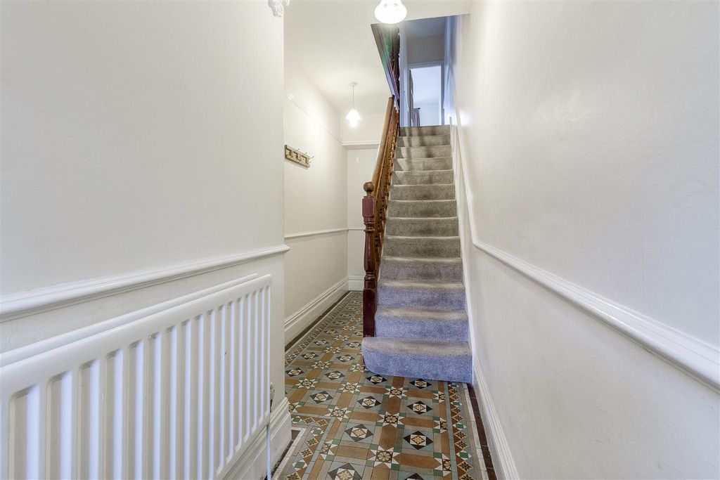 Property photo 2 of 15 Hallway