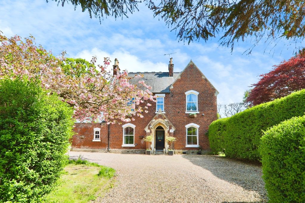 Property photo 3 of 31 4459586