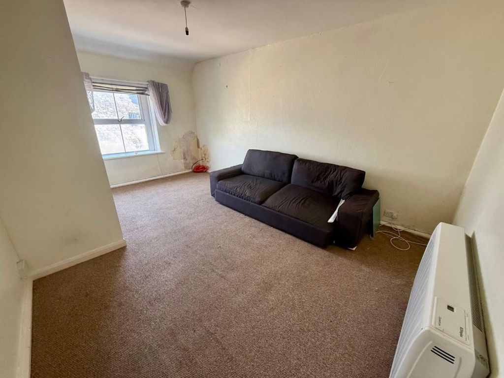 Property photo 3 of 9 Image 3