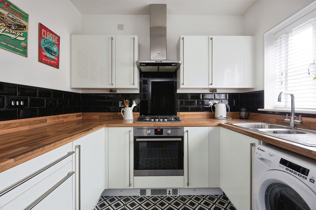 Property photo 2 of 15