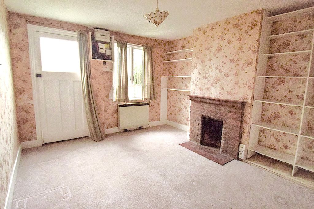 Property photo 2 of 21