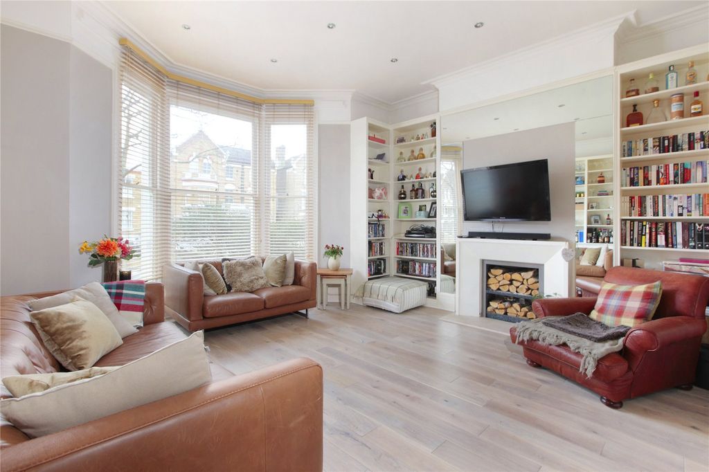 Property photo 2 of 12