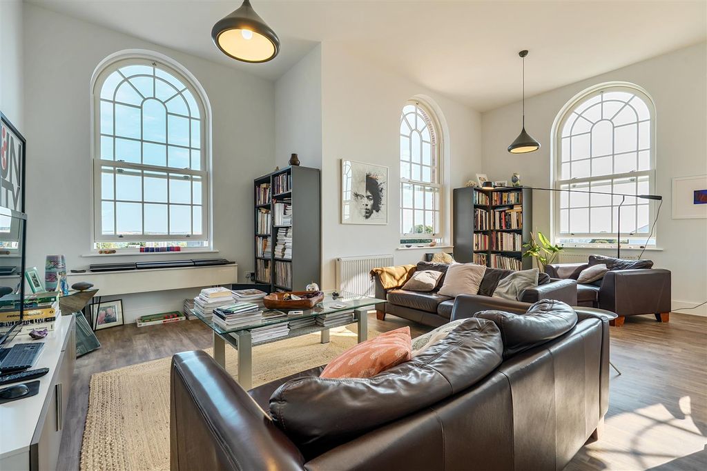 Property photo 2 of 27 1340457-21-689B077Ebf4c2.Jpg