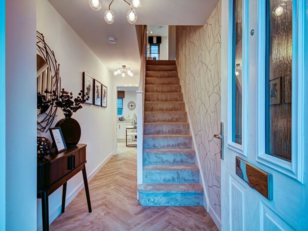 Property photo 3 of 13 Hall