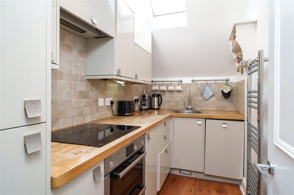 Property photo 3 of 10 Picture No. 04