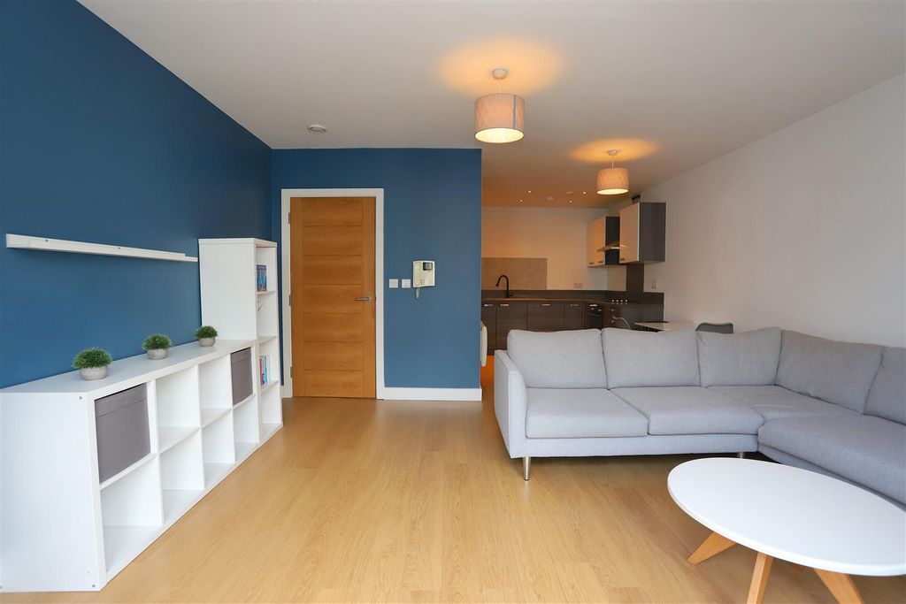 Property photo 2 of 13