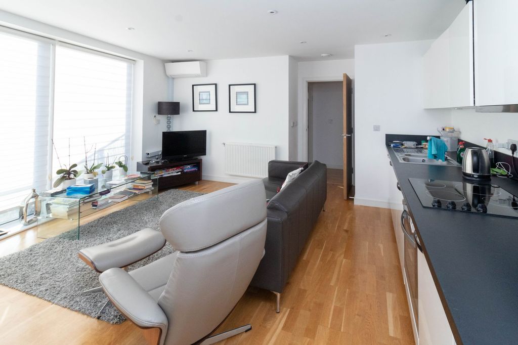 Property photo 3 of 8