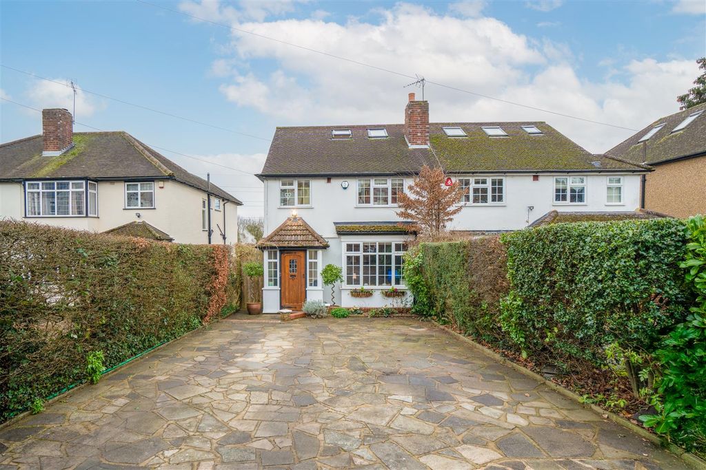 Property photo 1 of 19 Davidson Frost-Wellings, Dfw, Merry Hill Road, Bus