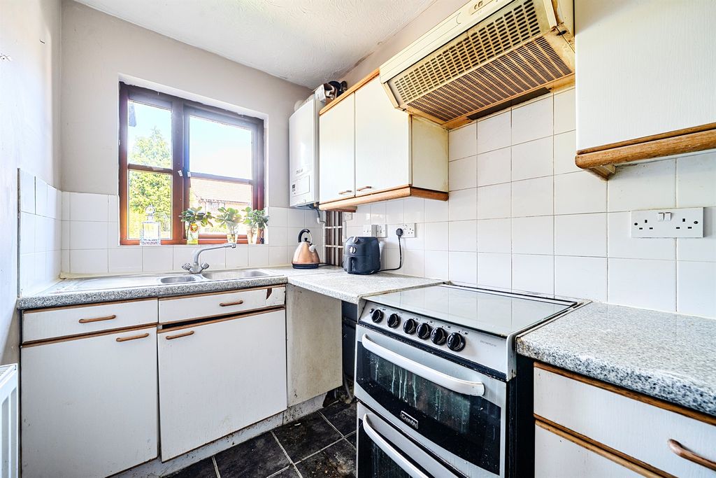 Property photo 3 of 12