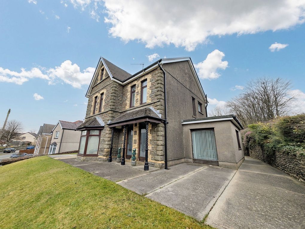 Property photo 1 of 36