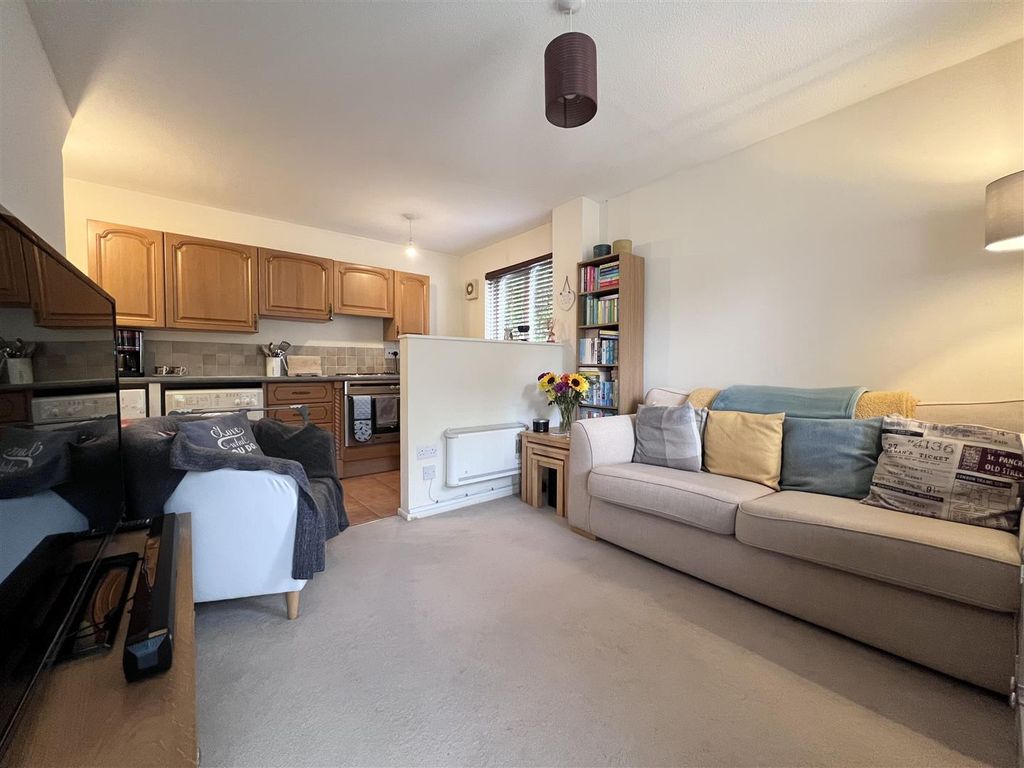 Property photo 3 of 7