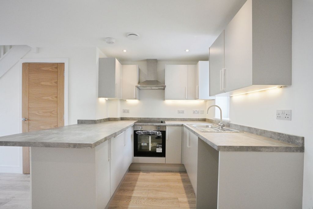 Property photo 3 of 15 Photo