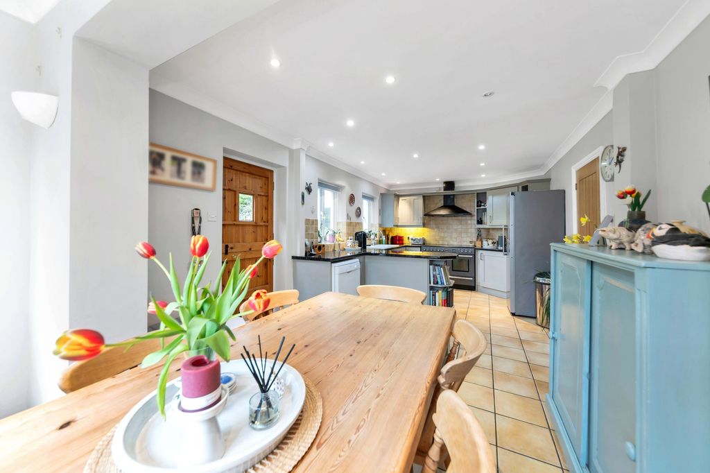 Property photo 2 of 37