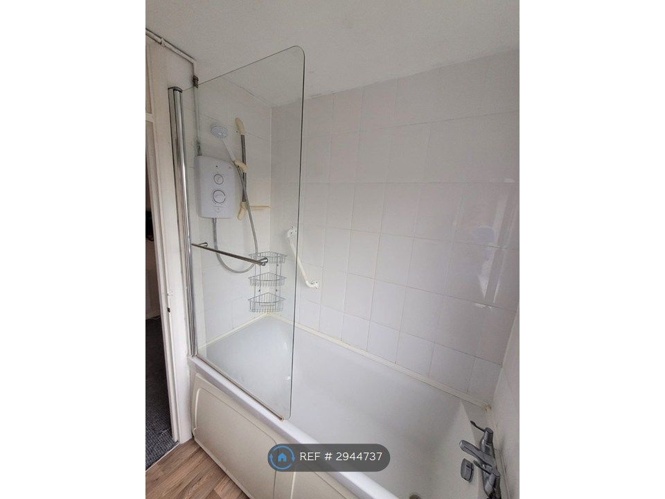 Property photo 2 of 13 Bathroom
