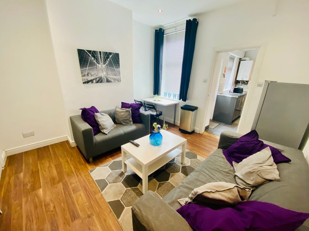 Property photo 1 of 10 Cover