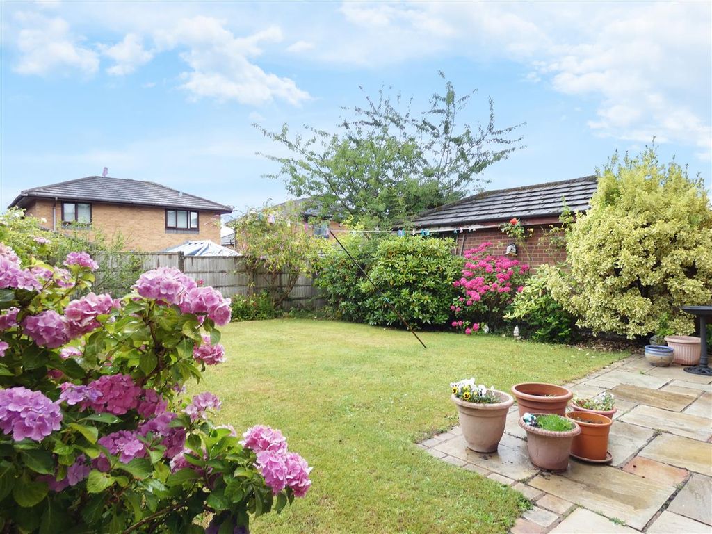 Property photo 2 of 18
