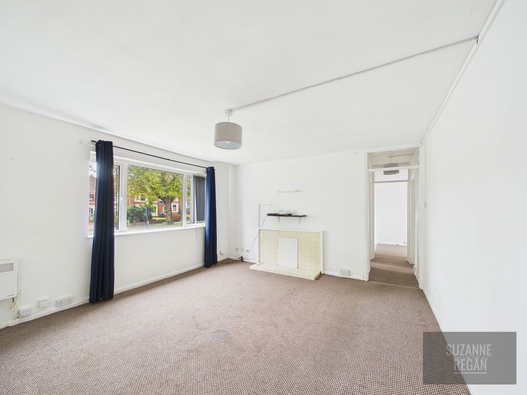 Property photo 2 of 13 Cam03318G0-Pr0102-Still005