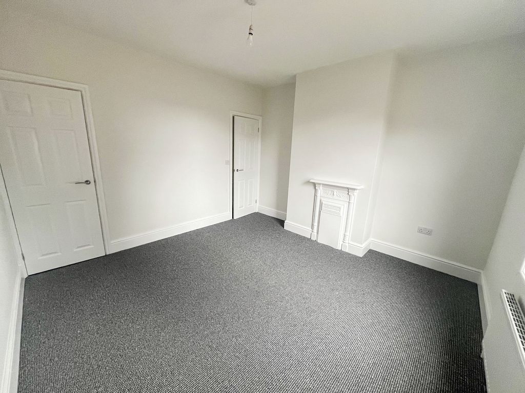 Property photo 2 of 8 Image