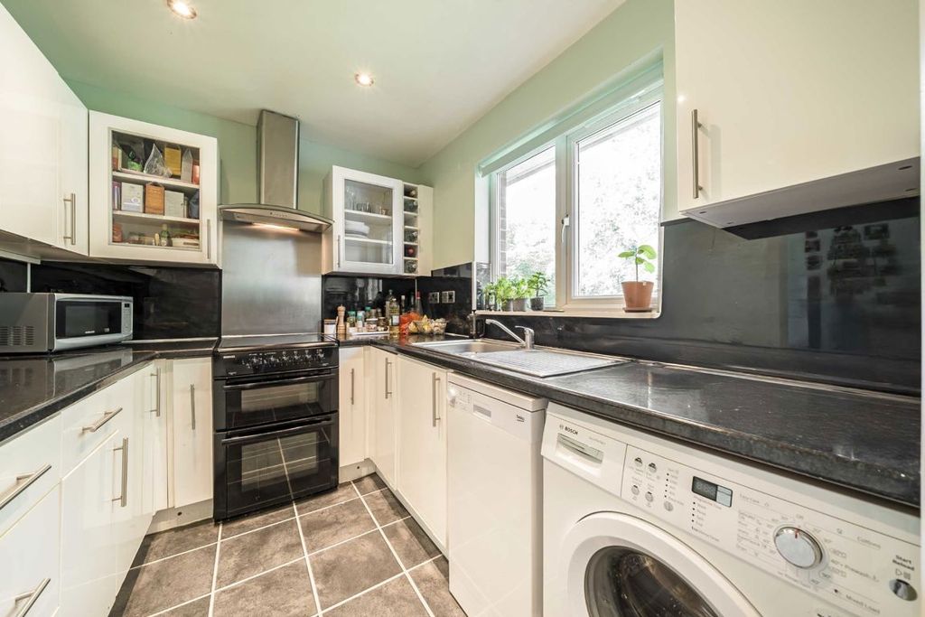 Property photo 3 of 4