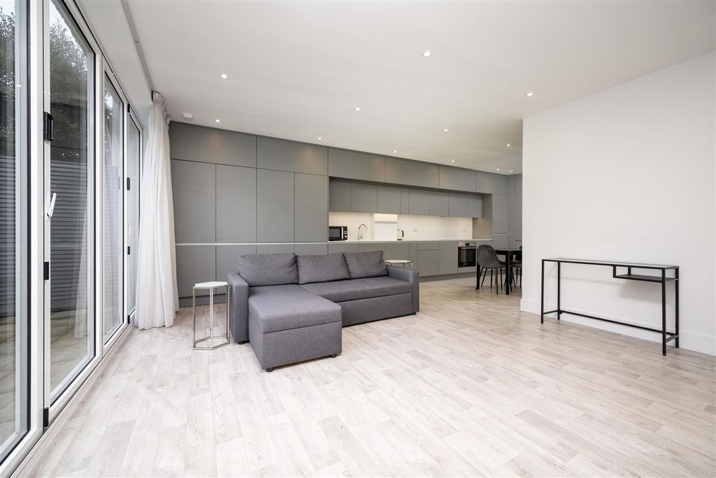 Property photo 1 of 13 1