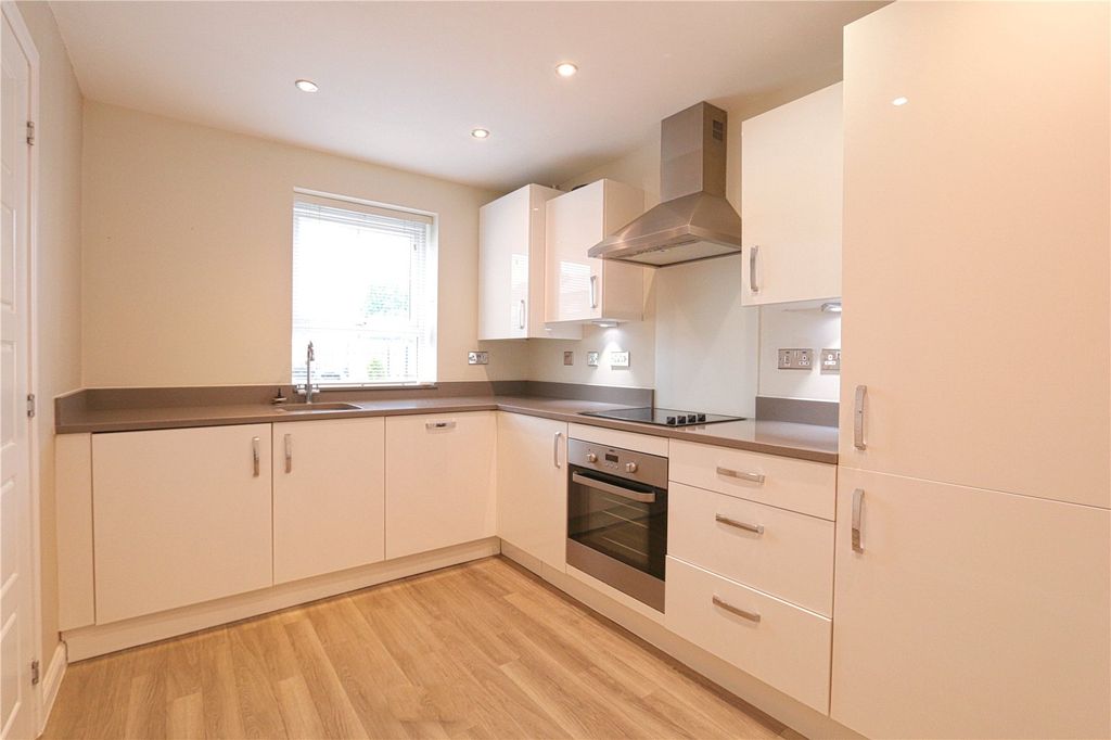 Property photo 3 of 26 Kitchen
