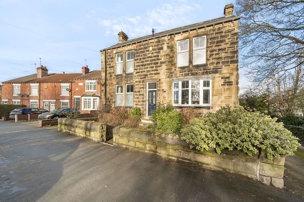 Property photo 3 of 25