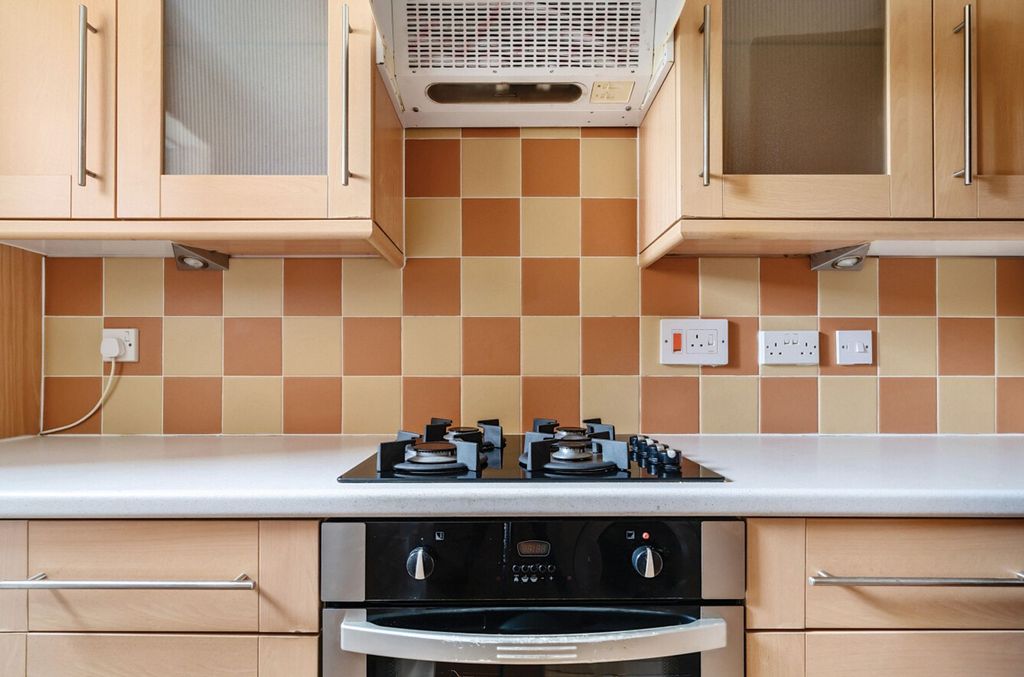 Additional image 4 of 1 bed flat for saleMoggs Mead, Petersfield GU31