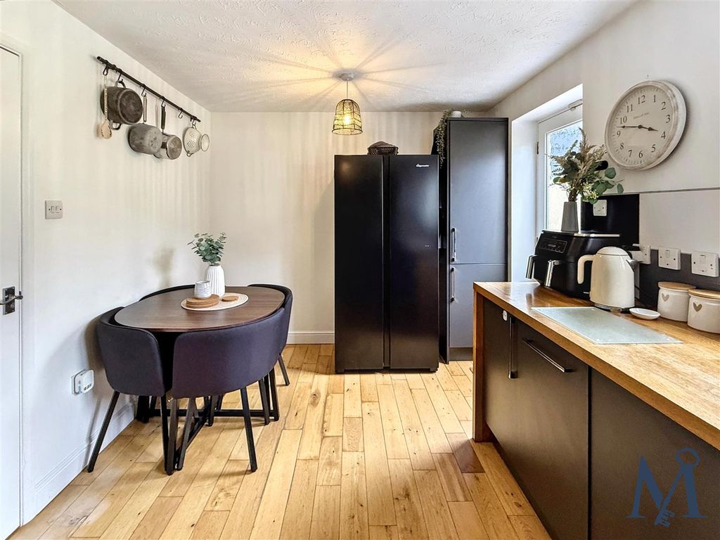Property photo 3 of 25 Kitchen Diner
