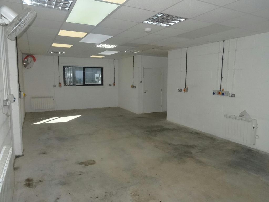 Property photo 2 of 7 Dsc04173.Jpg