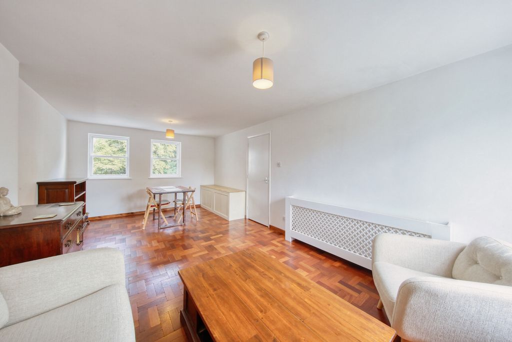 Property photo 2 of 17 Photo 9