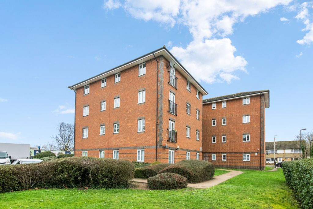 Property photo 1 of 9 Photo 8