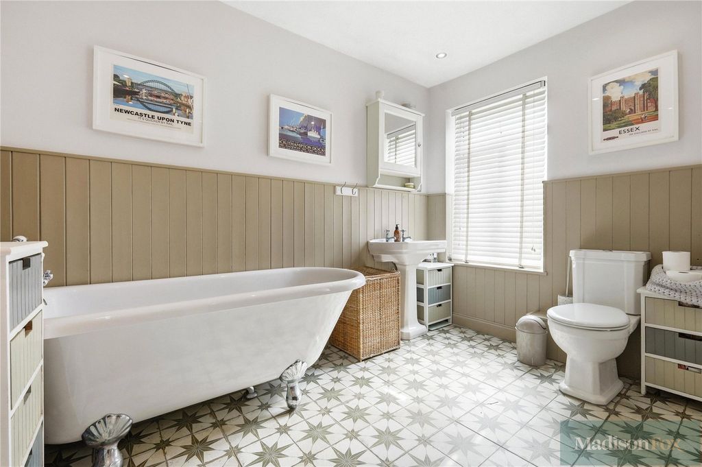 Property photo 3 of 23 Picture No. 06