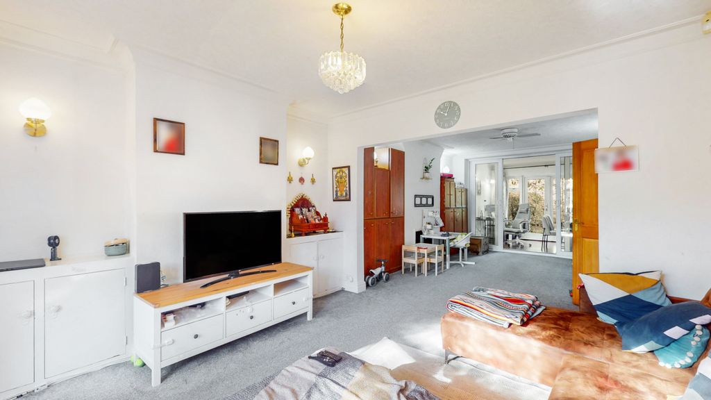 Property photo 2 of 21